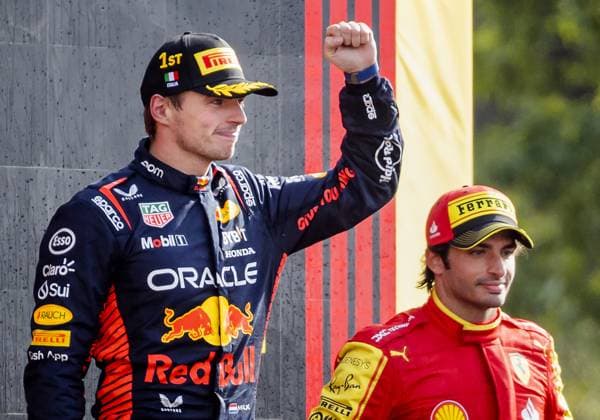 MONZA - Max Verstappen (Red Bull Racing) and Carlos Sainz (Ferrari) on the podium after the Italian Grand Prix at the Autodromo Nazionale Monza circuit on September 3, 2023 in Monza, Italy. ANP SEM VAN DER WAL Race 2023 2024 xVIxANPxSportx xxANPxIVx 477150637 originalFilename: 477150637.jpg