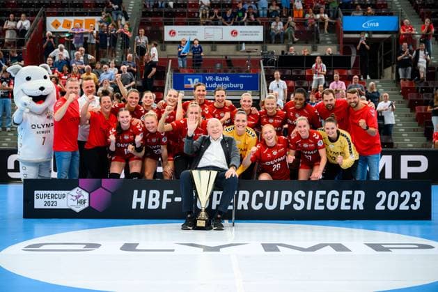 Bietigheim, Germany 02 September 2023 HBF Supercup SG BBM Bietigheim HSG Bensheim winner photo, group photo, SG BBM Bietigheim with patron Eberhard Bezner Ludwigsburg MHP Arena Baden Württemberg Germany