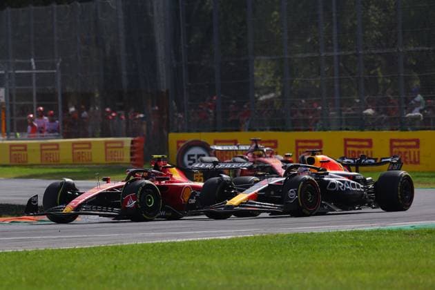 55 SAINZ Carlos (spa), Scuderia Ferrari SF-23, action 01 VERSTAPPEN Max (nld), Red Bull Racing RB19, action during the 2023 Formula 1 Pirelli Grand Premio d™Italia Grand Prix, 14th round of the 2023 Formula One World Championship, WM, Weltmeisterschaft from September 1 to 3, 2023 on the Autodromo Nazionale di Monza, in Monza, Italy - F1 - ITALIAN GRAND PRIX 2023 - RACE DPPI Panoramic 00123033_3702