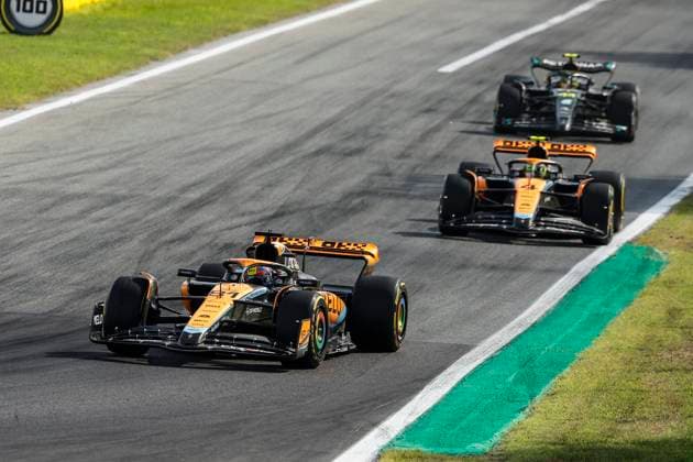 81 PIASTRI Oscar (aus), McLaren F1 Team MCL60, action 04 NORRIS Lando (gbr), McLaren F1 Team MCL60, action during the 2023 Formula 1 Pirelli Grand Premio d™Italia Grand Prix, 14th round of the 2023 Formula One World Championship, WM, Weltmeisterschaft from September 1 to 3, 2023 on the Autodromo Nazionale di Monza, in Monza, Italy - F1 - ITALIAN GRAND PRIX 2023 - RACE DPPI Panoramic 00123033__R3_0239