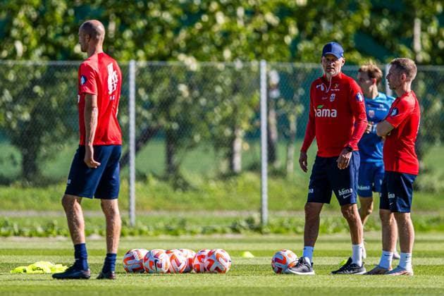 230904 Stale Solbakken, head coach of the Norwegian national football team during a training session on September 4, 2023 in Lillestrom Photo Marius Simensen BILDBYRAN COP 238 bbeng football fotboll fotboll norge norway practice soccer training trening träning  Copyright: MARIUSxSIMENSEN BB230904BB341