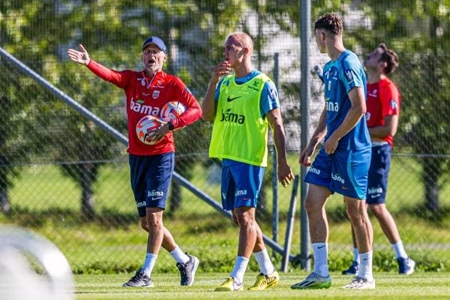 230904 Stale Solbakken, head coach of the Norwegian national football team during a training session on September 4, 2023 in Lillestrom Photo Marius Simensen BILDBYRAN COP 238 bbeng football fotboll fotboll norge norway practice soccer training trening träning  Copyright: MARIUSxSIMENSEN BB230904BB346