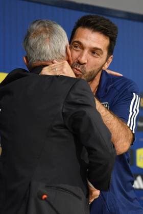 Foto Massimo Paolone LaPresse 4 Settembre 2023 - Firenze, Italia - calcio - Raduno Nazionale Italiana Calcio - Conferenza stampa Capo Delegazione Gianluigi Buffon - Centro Tecnico Coverciano. Nella foto: Gabriele Gravina, Gianluigi Buffon September 4, 2023 Florence, Italy - sport, calcio - Italian National Football Gathering - Head of Delegation press conference, PK, Pressekonferenz Gianluigi Buffon - Coverciano Technical Centre. In the pic: Gabriele Gravina, Gianluigi Buffon  Copyright: xMassimoxPaolone LaPressex