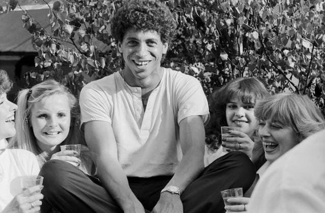 Jimmy Hartwig Jimmy Hartwig, deutscher Fußballspieler in Hamburg, Deutschland um 1981. German football player Jimmy Hartwig at Hamburg, Germany around 1981., Hamburg Hamburg Deutschland Copyright: HelmutxReiss UnitedArchives832000117 EDITORIAL USE ONLY 0101720066
