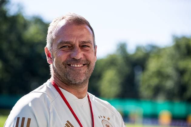 DFB A Nationalmannschaft Herren Training 05 09 2023 Hans Dieter Flick coach Germany laughing DFB A Nationalmannschaft Herren Training,Wolfsburg, Trainingsgelaende VfL Wolfsburg DFB REGULATIONS PROHIBIT ANY USE OF PHOTOGRAPHS AS IMAGE SEQUENCES AND OR QUASI VIDEO Copyright: xBEAUTIFULxSPORTS Wunderlx