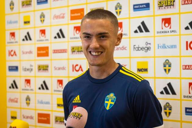 230905 Gustaf Lagerbielke of Sweden in the mixed zone after a training session on September 5, 2023 in Stockholm Photo Michael Campanella BILDBYRAN COP 313 MC0063 fotboll soccer football em kval kval uefa euro qualifier qualifier träning practice training sverige sweden sverige a bbeng  Copyright: MICHAELxCAMPANELLA BB230905MC059