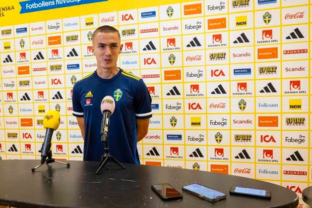 230905 Gustaf Lagerbielke of Sweden in the mixed zone after a training session on September 5, 2023 in Stockholm Photo Michael Campanella BILDBYRAN COP 313 MC0063 fotboll soccer football em kval kval uefa euro qualifier qualifier träning practice training sverige sweden sverige a bbeng  Copyright: MICHAELxCAMPANELLA BB230905MC060
