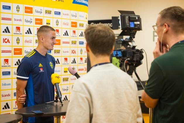 230905 Gustaf Lagerbielke of Sweden in the mixed zone after a training session on September 5, 2023 in Stockholm Photo Michael Campanella BILDBYRAN COP 313 MC0063 fotboll soccer football em kval kval uefa euro qualifier qualifier träning practice training sverige sweden sverige a bbeng  Copyright: MICHAELxCAMPANELLA BB230905MC065