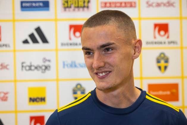 230905 Gustaf Lagerbielke of Sweden in the mixed zone after a training session on September 5, 2023 in Stockholm Photo Michael Campanella BILDBYRAN COP 313 MC0063 fotboll soccer football em kval kval uefa euro qualifier qualifier träning practice training sverige sweden sverige a bbeng  Copyright: MICHAELxCAMPANELLA BB230905MC069