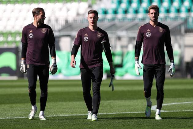 Football, DFB national team, Debate about goalkeeper position after Marc Andre Ter Stegens injury