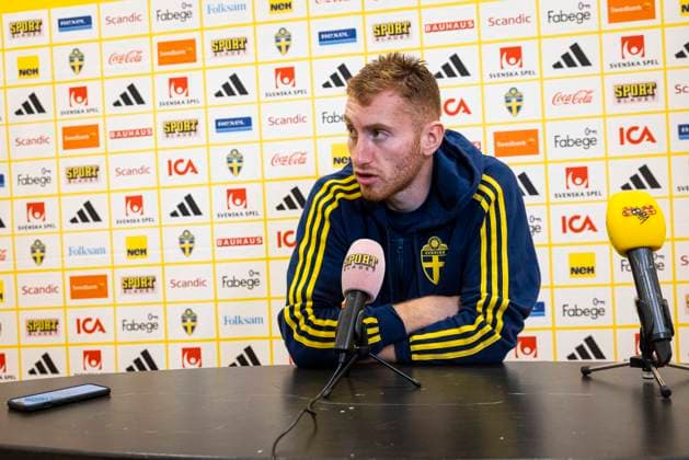 230906 Dejan Kulusevski of Sweden in the mixed zone after a training session on September 6, 2023 in Stockholm Photo Michael Campanella BILDBYRAN COP 313 MC0064 fotboll soccer football em kval kval uefa euro qualifier qualifier träning practice training sverige sweden sverige a bbeng  Copyright: MICHAELxCAMPANELLA BB230906MC058