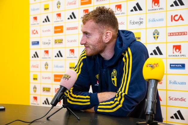 230906 Dejan Kulusevski of Sweden in the mixed zone after a training session on September 6, 2023 in Stockholm Photo Michael Campanella BILDBYRAN COP 313 MC0064 fotboll soccer football em kval kval uefa euro qualifier qualifier träning practice training sverige sweden sverige a bbeng  Copyright: MICHAELxCAMPANELLA BB230906MC061