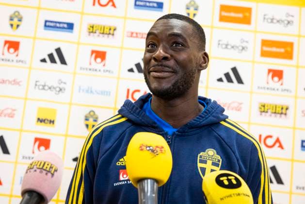 230906 Ken Sema of Sweden in the mixed zone after a training session on September 6, 2023 in Stockholm Photo Michael Campanella BILDBYRAN COP 313 MC0064 fotboll football soccer fotball em kval kval uefa euro qualifier qualifier träning practice training sverige sweden sverige a bbeng  Copyright: MICHAELxCAMPANELLA BB230906MC076