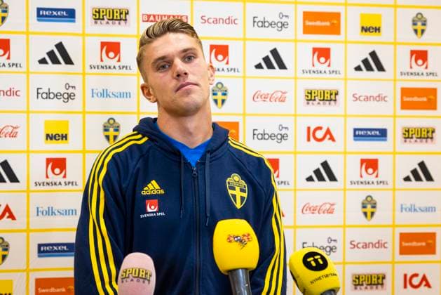 230906 Viktor Gyökeres of Sweden in the mixed zone after a training session on September 6, 2023 in Stockholm Photo Michael Campanella BILDBYRAN COP 313 MC0064 fotboll soccer football em kval kval uefa euro qualifier qualifier träning practice training sverige sweden sverige a bbeng  Copyright: MICHAELxCAMPANELLA BB230906MC083