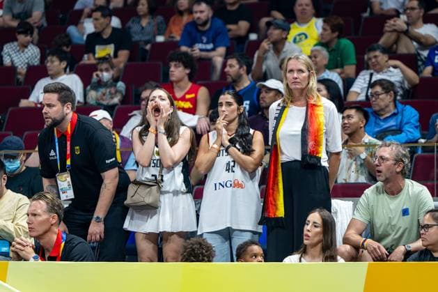 Basketball Manila Pasay 06 09 2023 FIBA Basketball World Cup 2023 Mens World Cup Quarterfinals Germany GER Latvia LAT Johannes Thiemanns wife Marie 2 v li Andreas Obst Germany, No 42 girlfriend Ines mi mother and father of Franz Wagner Germany, No 09 and Moritz Wagner Germany, No 13