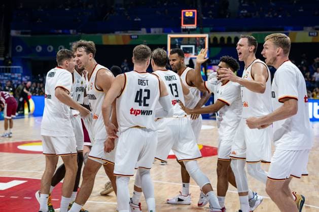 Basketball Manila Pasay 06 09 2023 FIBA Basketball World Cup 2023 Mens World Cup Quarterfinals Germany GER Latvia LAT Cheers Germany David Krämer Germany, No 44 Kraemer Kramer Franz Wagner Germany, No 09 Andreas Obst Germany, No 42 Moritz Wagner Germany, No 13 Johannes Thiemann Germany, No 32 Maodo Lo Germany, No 04 Johannes Voigtmann Germany, No 07 Nils Giffey Germany, No 05
