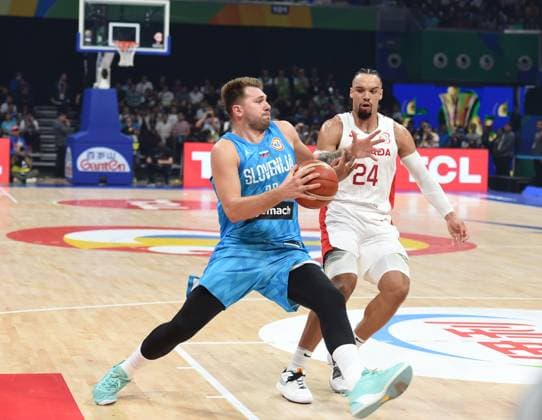 CANADA vs SLOVENIA LUKA DONCIC, basketball player of Slovenia, at the FIBA World Cup match against Canada, at MOA Arena. Manila, 06.09.2023. photo: Nebojsa Parausic MN press photo BASKETBALL, FIBA, WORLD CUP, CANADA, SLOVENIA Manila MOA Arena Philippines Copyright: xNebojsaxParausicx xMNxPressx