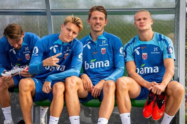 230906 Martin odegaard, Sander Berge and Erling Braut Haaland of the Norwegian national football team ahead of a training session on September 6, 2023 in Lillestrom Photo Vegard Grott BILDBYRAN code VG VG0514 bbeng fotball football soccer fotboll trening training practice norge norway  Copyright: VEGARDxGRoTT BB230906VG022