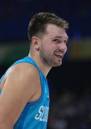 (230906) -- MANILA, Sept. 6, 2023 -- Slovenia s Luka Doncic reacts during the quarterfinal between Canada and Slovenia at the 2023 FIBA World Cup in Manila, the Philippines, Sept. 6, 2023. ) (SP)PHILIPPINES-MANILA-BASKETBALL-FIBA WORLD CUP-QUARTERFINAL-CAN VS SLO MengxYongmin 