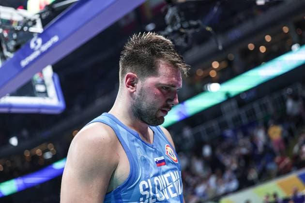 (230906) -- MANILA, Sept. 6, 2023 -- Slovenia s Luka Doncic reacts during the quarterfinal between Canada and Slovenia at the 2023 FIBA World Cup in Manila, the Philippines, Sept. 6, 2023. ) (SP)PHILIPPINES-MANILA-BASKETBALL-FIBA WORLD CUP-QUARTERFINAL-CAN VS SLO WuxZhuang 