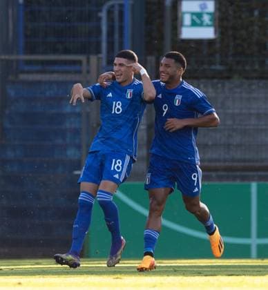 Football, U20, season 2023 24, Elite League U20 1 matchday , Germany U20 Italy U20 in Berlin, v l Cristian Volpato U20 Italy , Daniele Montevago U20 Italy , cheering after goal to 1 1, 07 09 2023, Copyright: xSebastianxRäppold MatthiasxKochx