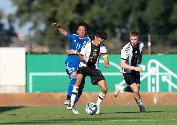 Football, U20, season 2023 24, Elite League U20 1 matchday , Germany U20 Italy U20 in Berlin, v l Luca Warrick Daeovie Koleosho U20 Italy , Mika Baur U20 Germany , Julian Eitschberger U20 Germany , 07 09 2023, Copyright: xSebastianxRäppold MatthiasxKochx