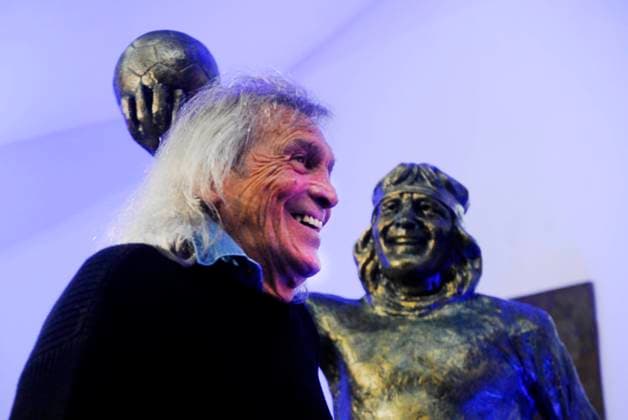 Football, Hugo Gatti died