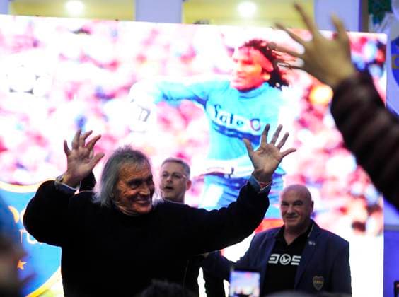 RECORD DATE NOT STATED Gatti now has his own statue in Boca Buenos Aires, Argentina - In the photo taken on September 7, 2023, Boca fans and members can now enjoy the statue of Hugo Orlando Gatti at the Bombonera: the tribute to the goalkeeper who was decisive in the 1977 Copa Libertadores title with the penalty saved against Cruzeiro s Vanderley at the Centenario stadium was inaugurated. Precisely, this September 7 was an anniversary. Buenos Aires Argentina  Copyright: xLatinxAmericaxNewsxAgencyxx 07-09-2023_buenos_aires_argentina-_en_la-4 EDITORIAL USE ONLY