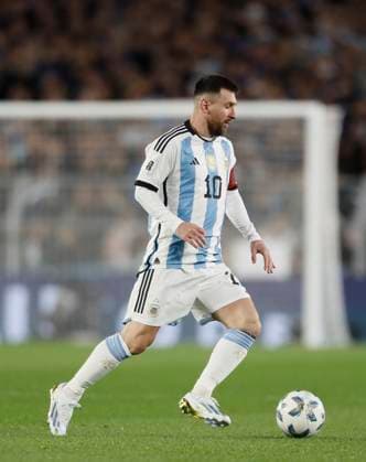 Lionel Messi de Argentina - Argentina vs Ecuador - Eliminatorias para el Mundial FIFA Estados Unidos - Canada - Mexico 2026 - 7 de setiembre de 2023 - Fecha 1 - Estadio: Mas Monumental de River Plate - Foto: Javier Garcia Martino - Photogamma - *** Lionel Messi of Argentina Argentina vs Ecuador FIFA World Cup Qualifiers USA Canada Mexico 2026 September 7, 2023 Date 1 Stadium Mas Monumental de River Plate Photo Javier Garcia Martino Photogamma