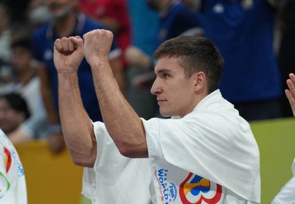 (230908) -- MANILA, Sept. 8, 2023 -- Serbia s Bogdan Bogdanovic cheers during the semifinal between Serbia and Canada at the 2023 FIBA World Cup in Manila, the Philippines, Sept. 8, 2023. ) (SP)PHILIPPINES-MANILA-BASKETBALL-FIBA WORLD CUP-SEMIFINAL-SRB VS CAN MengxYongmin 