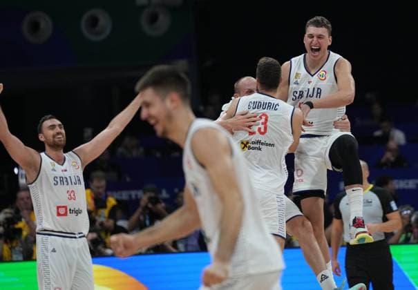 (230908) -- MANILA, Sept. 8, 2023 -- Serbia s players celebrate winning the semifinal between Serbia and Canada at the 2023 FIBA World Cup in Manila, the Philippines, Sept. 8, 2023. ) (SP)PHILIPPINES-MANILA-BASKETBALL-FIBA WORLD CUP-SEMIFINAL-SRB VS CAN MengxYongmin 