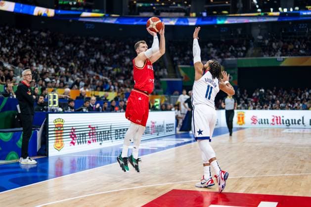 Basketball Manila Pasay 08 09 2023 FIBA Basketball World Cup 2023 Mens World Cup Semifinals United States of America USA Germany GER Andreas Obst Germany, No 42 JALEN BRUNSON USA, No 11