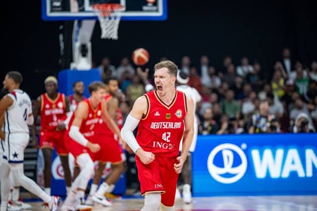 Basketball Manila Pasay 08 09 2023 FIBA Basketball World Cup 2023 Mens World Cup Semifinals United States of America USA Germany GER Andreas Obst Germany, No 42 Cheering