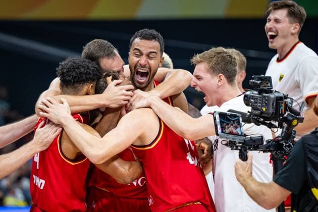 Basketball Manila Pasay 08 09 2023 FIBA Basketball World Cup 2023 Mens World Cup Semifinals United States of America USA Germany GER Germany wins and is in the final Johannes Thiemann Germany, No 32 Justus Hollatz Germany, No 21 and others cheering