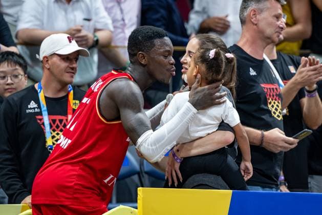 Basketball Manila Pasay 08 09 2023 FIBA Basketball World Cup 2023 Mens World Cup Semifinals United States of America USA Germany GER Germany wins and is in the final Dennis Schröder Schroeder Germany, No 17 Schröder Schroder with wife and child cheering