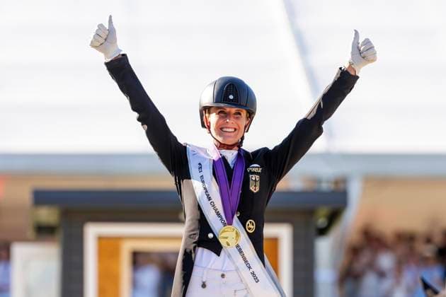 Bilder des Jahres 2023, Sport 09 September Bilder des Jahres 2023, Sport 09 September Sport Themen der Woche KW36 Sport Bilder des Tages RIESENBECK - FEI Dressage and Para-Dressage European Championship, EM, Europameisterschaft 2023, RIESENBECK - FEI Dressage and Para-Dressage European Championship 2023 VON BREDOW-WERNDL Jessica (GER) Siegerehrung Prize giving ceremony FEI Dressage European Championship Grand Prix Special Individual Competition Riesenbeck, Reitanlage Riesenbeck International 08. September 2023 - *** RIESENBECK FEI Dressage and Para Dressage European Championship 2023, RIESENBECK FEI Dressage and Para Dressage European Championship 2023 VON BREDOW WERNDL Jessica GER Prize giving ceremony FEI Dressage European Championship Grand Prix Special Individual Competition Riesenbeck, Reitanlage Riesenbeck International 08 September 2023