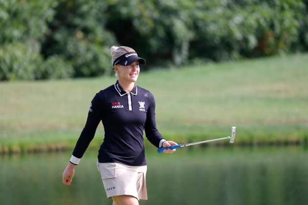 CINCINNATI, OH - SEPTEMBER 08: LPGA, Golf Damen golfer Charley Hull reacts to making a birdie putt on the 12th hole during the second round of the Kroger Queen City Championship at the Kenwood Country Club in Cincinnati, Ohio. (Photo by Brian Spurlock Icon Sportswire) GOLF: SEP 08 LPGA Kroger Queen City Championship EDITORIAL USE ONLY Icon230908045