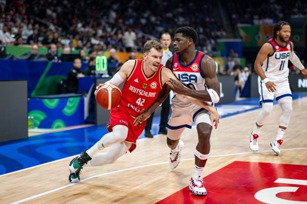 Basketball Manila Pasay 08 09 2023 FIBA Basketball World Cup 2023 Mens World Cup Semifinals United States of America USA Germany GER Andreas Obst Germany, No 42 ANTHONY EDWARDS USA, No 10