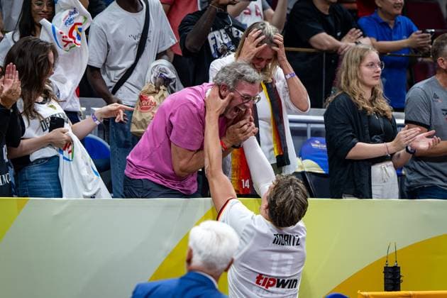 Basketball Manila Pasay 08 09 2023 FIBA Basketball World Cup 2023 Mens World Cup Semifinals United States of America USA Germany GER Germany wins 113 111 to advance to the final of the World Cup Cheers after the game Moritz Wagners Germany, No 13 parents Axel Schulz and Beate Wagner