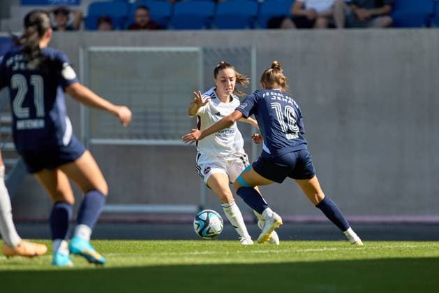 09 09 2023, GER, womens soccer, DFB Pokal, 2 round, 2023 2024, FC Carl Zeiss Jena FC Nuremberg Rebekka Salfelder 15, FC Nuremberg, li , Lisa Gora 16, FC Carl Zeiss Jena , punter, action, duel for ball Jena ad hoc arena, Ernst Abbe Sportfe Thuringia Germany