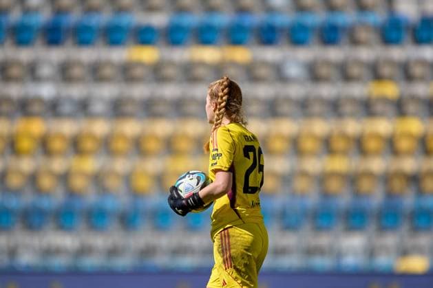 09 09 2023, GER, womens soccer, DFB Pokal, 2 round, 2023 2024, FC Carl Zeiss Jena FC Nuremberg Kristin Krammer 25, FC Nuremberg , in front of empty grandstand, with ball Jena ad hoc arena, Ernst Abbe Sportfe Thuringia Germany