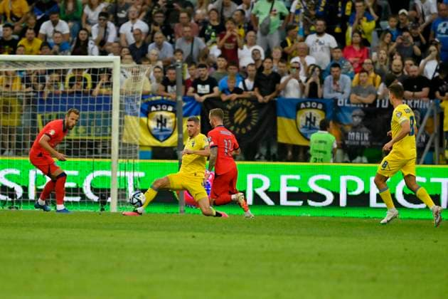 WROCLAW, POLAND - SEPTEMBER 9, 2023 - Defender Serhiy Kryvtsov (2nd L) of Ukraine is seen in action with midfielder James Maddison (2nd R) of England during the UEFA EURO, EM, Europameisterschaft,Fussball 2024 Qualifying Round Matchday 5 Group C game at the Tarczynski Arena, Wroclaw, Poland. Ukraine 1-1 England in EURO 2024 qualifier in Wroclaw  Copyright: xPavloxKubanovx