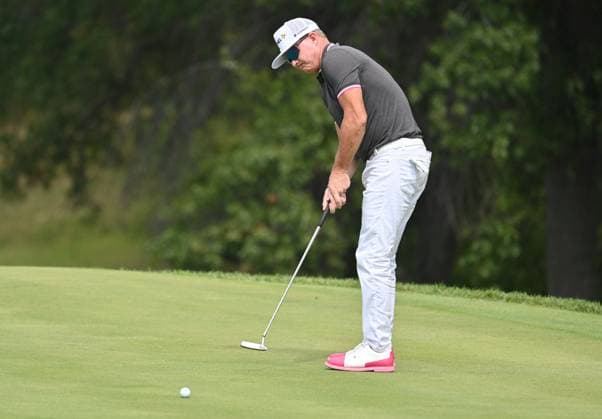 JENNINGS, MO - SEPTEMBER 09: Golfer Wes Short Jr putts on the 2 green during the second round of the PGA, Golf Herren Tour Champions Ascension Charity Classic on September 09, 2023, at Norwood Hills Country Club in Jennings, Mo. (Photo by Keith Gillett Icon Sportswire) GOLF: SEP 09 PGA Tour Champions Ascension Charity Classic EDITORIAL USE ONLY Icon23090963