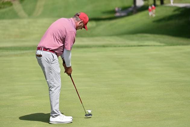 JENNINGS, MO - SEPTEMBER 09: Golfer Dicky Pride putts on the 2 green during the second round of the PGA, Golf Herren Tour Champions Ascension Charity Classic on September 09, 2023, at Norwood Hills Country Club in Jennings, Mo. (Photo by Keith Gillett Icon Sportswire) GOLF: SEP 09 PGA Tour Champions Ascension Charity Classic EDITORIAL USE ONLY Icon23090907