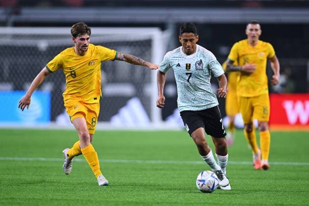 RECORD DATE NOT STATED Seleccion Mexicana 2023 Mexico vs Australia (L-R), Connor Metcalfe of Australia and Luis Romo of Mexico during the game Mexico (Mexican national team, Nationalteam vs Australian National Team, International Friendly, Länderspiel, Nationalmannschaft at the AT-T Stadium, on September 9, 2023. <br><br> (I-D), Connor Metcalfe de Australia y Luis Romo de Mexico durante el partido Mexico (Seleccion Mexicana) vs Australia, Amistoso Internacional, en el Estadio AT-T, el 9 de septiembre de 2023. ARLINGTON CDMXTEXAS ESTADOS UNIDOS Copyright: xJorgexMartinezx 20230909223029_SMN_23_AM_MEX_AUS_ROMO208