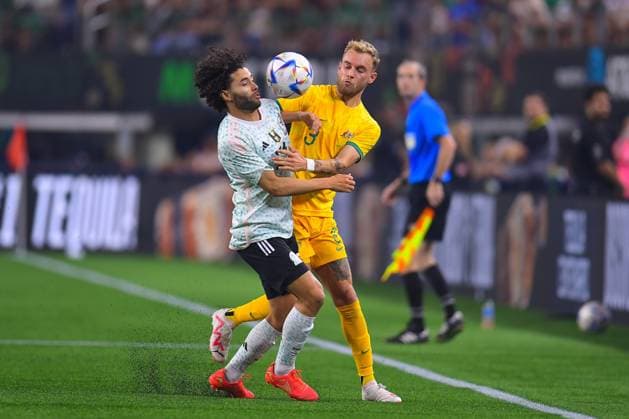 RECORD DATE NOT STATED Seleccion Mexicana 2023 Mexico vs Australia (L-R), Cesar Huerta of Mexico and Nathaniel Atkinson of Australia during the game Mexico (Mexican national team, Nationalteam vs Australian National Team, International Friendly, Länderspiel, Nationalmannschaft at the AT-T Stadium, on September 9, 2023. <br><br> (I-D), Cesar Huerta de Mexico y Nathaniel Atkinson de Australia durante el partido Mexico (Seleccion Mexicana) vs Australia, Amistoso Internacional, en el Estadio AT-T, el 9 de septiembre de 2023. ARLINGTON CDMXTEXAS ESTADOS UNIDOS Copyright: xAdrianxMaciasx 20230909233141_SMN_23_AM_MEX_AUS_HUERTA300