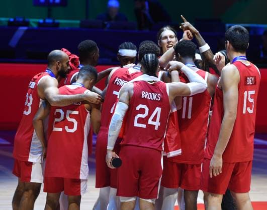 USA vs CANADA Basketball players of Canada, at the FIBA World Cup match against USA, with bronze medals, at MOA Arena. Manila, 10.09.2023. photo: Nebojsa Parausic MN press photo BASKETBALL, FIBA, WORLD CUP, USA, CANADA Manila MOA Arena Philippines Copyright: xNebojsaxParausicx xMNxPressx