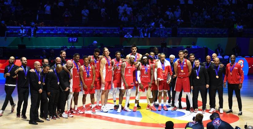 USA vs CANADA Basketball players of Canada, at the FIBA World Cup match against USA, with bronze medals, at MOA Arena. Manila, 10.09.2023. photo: Nebojsa Parausic MN press photo BASKETBALL, FIBA, WORLD CUP, USA, CANADA Manila MOA Arena Philippines Copyright: xNebojsaxParausicx xMNxPressx