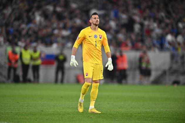 BRATISLAVA, SLOVAKIA - SEPTEMBER 8: Martin Dubravka of Slovakia during the UEFA EURO, EM, Europameisterschaft,Fussball 2024 European qualifier match between Slovakia and Portugal at Tehelne pole on September 8, 2023 in Bratislava, Sl Slovakia v Portugal: Group J - UEFA EURO 2024 European Qualifiers Copyright: xSebastianxFrejx