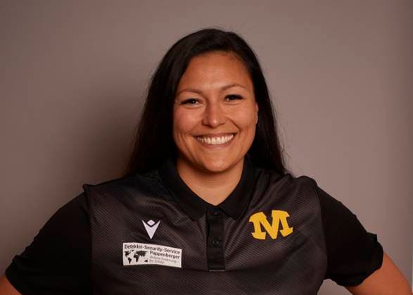 2013 GFL American Football Munich Cowboys Nadine Nurasyid (Head Coach Munich Cowboys) sportworld *** 2013 GFL American Football Munich Cowboys Nadine Nurasyid Head Coach Munich Cowboys sportworld